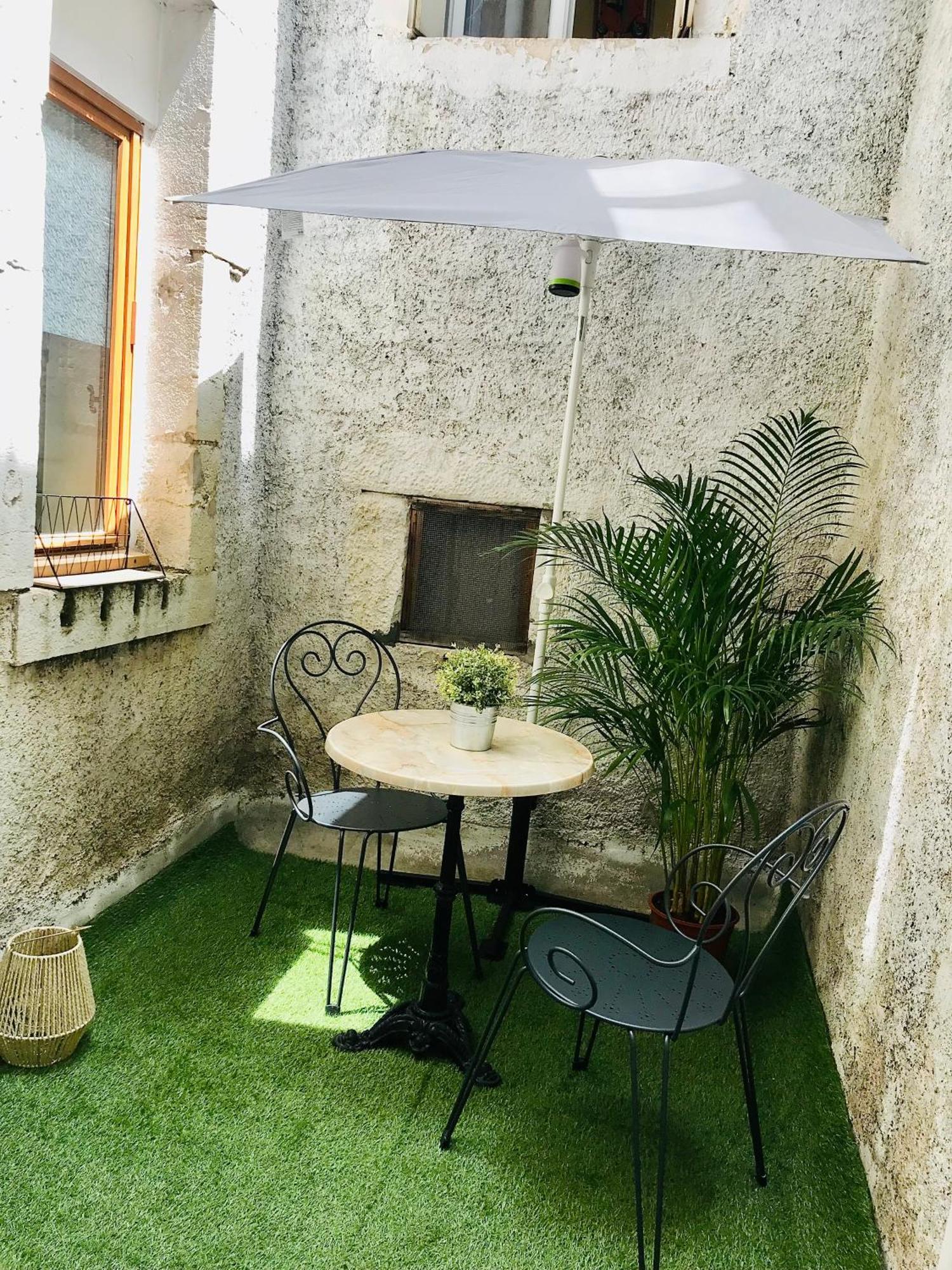 Le Pastore Avec Terrasse Dijon Exterior photo