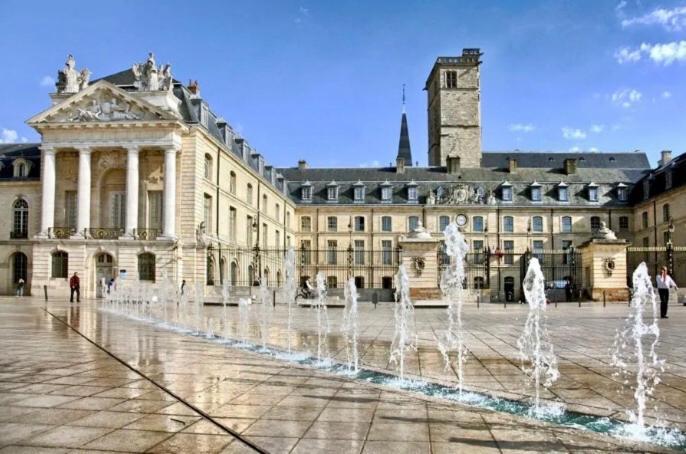 Le Pastore Avec Terrasse Dijon Exterior photo